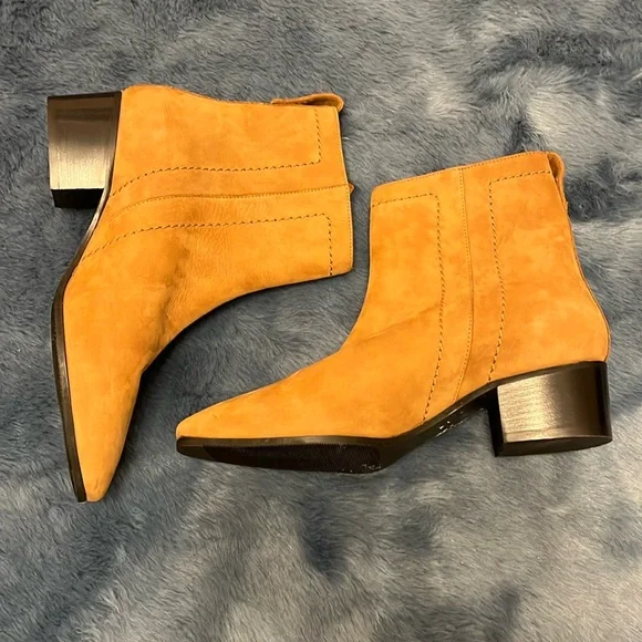 Tan suede booties - Picture 2 of 5